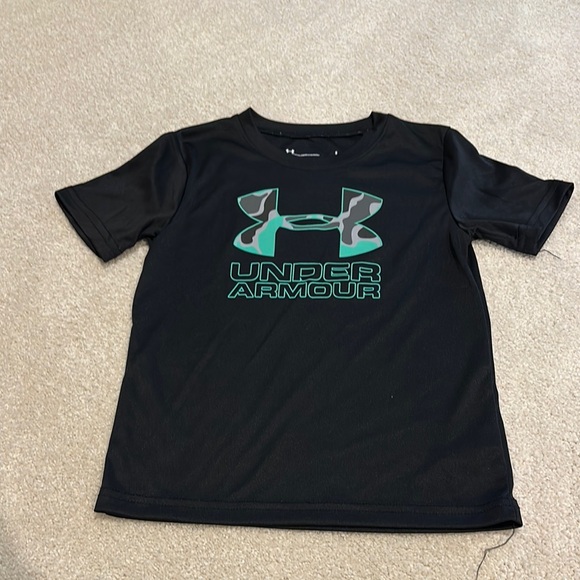 Under Armour Other - Under Armour Short Sleeve Tee Shirt